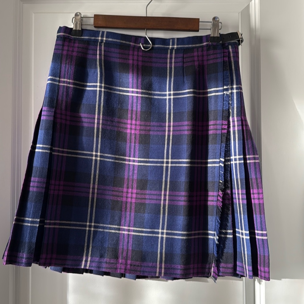 Kilt skirt. %100 wool. John Morrison Kiltmakers. Original Scottish kilt skirt.